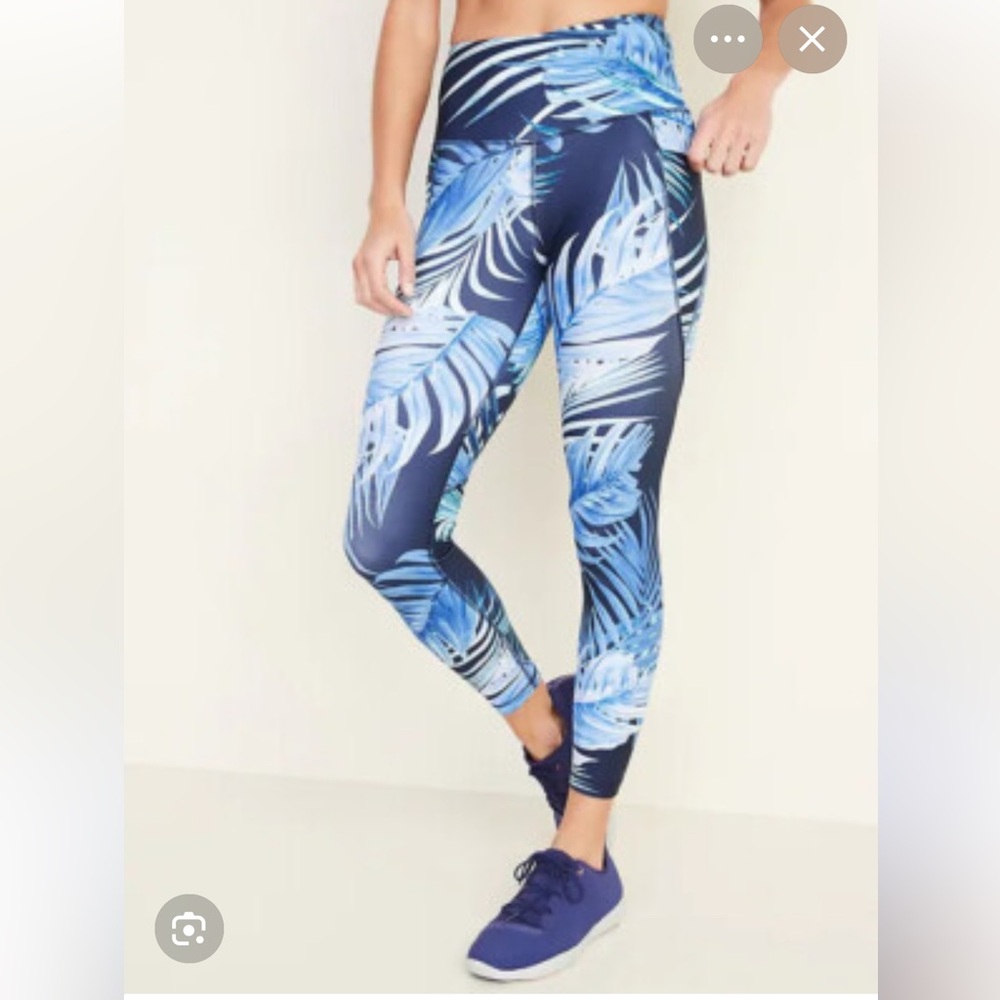 Old Navy Palm Print Workout Leggings